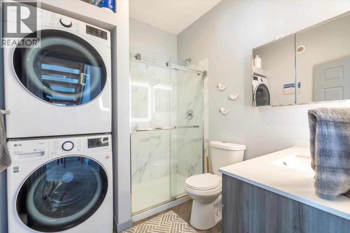 1705 Koocanusa Lake Drive, Lake Koocanusa, BC - Indoor Photo Showing Laundry Room