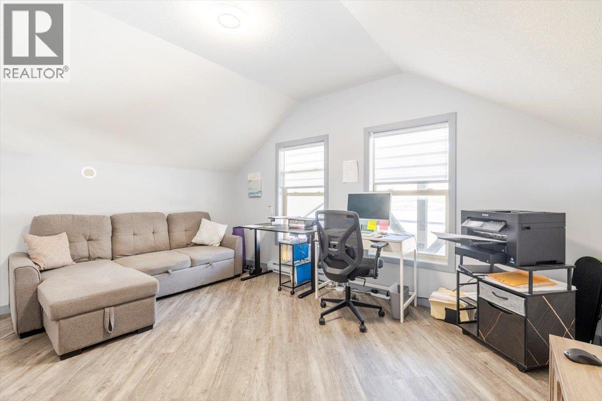 1705 Koocanusa Lake Drive, Lake Koocanusa, BC - Indoor Photo Showing Office