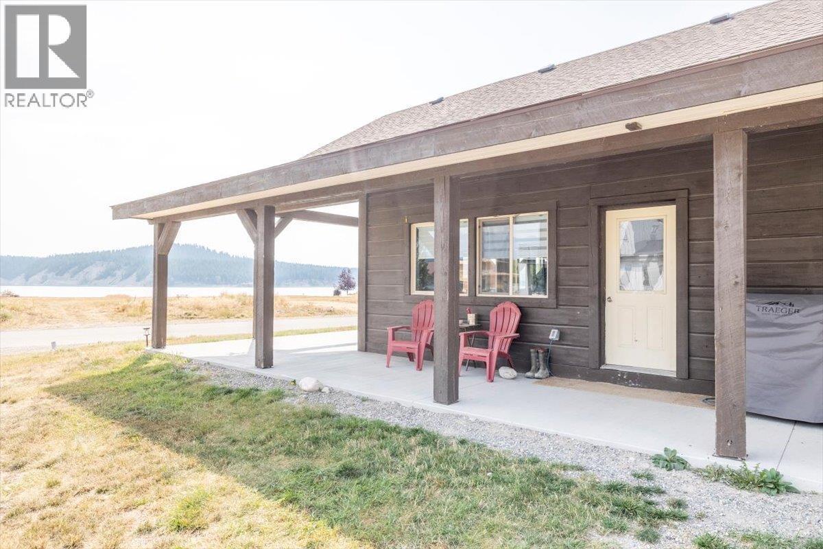 1705 Koocanusa Lake Drive, Lake Koocanusa, BC - Outdoor