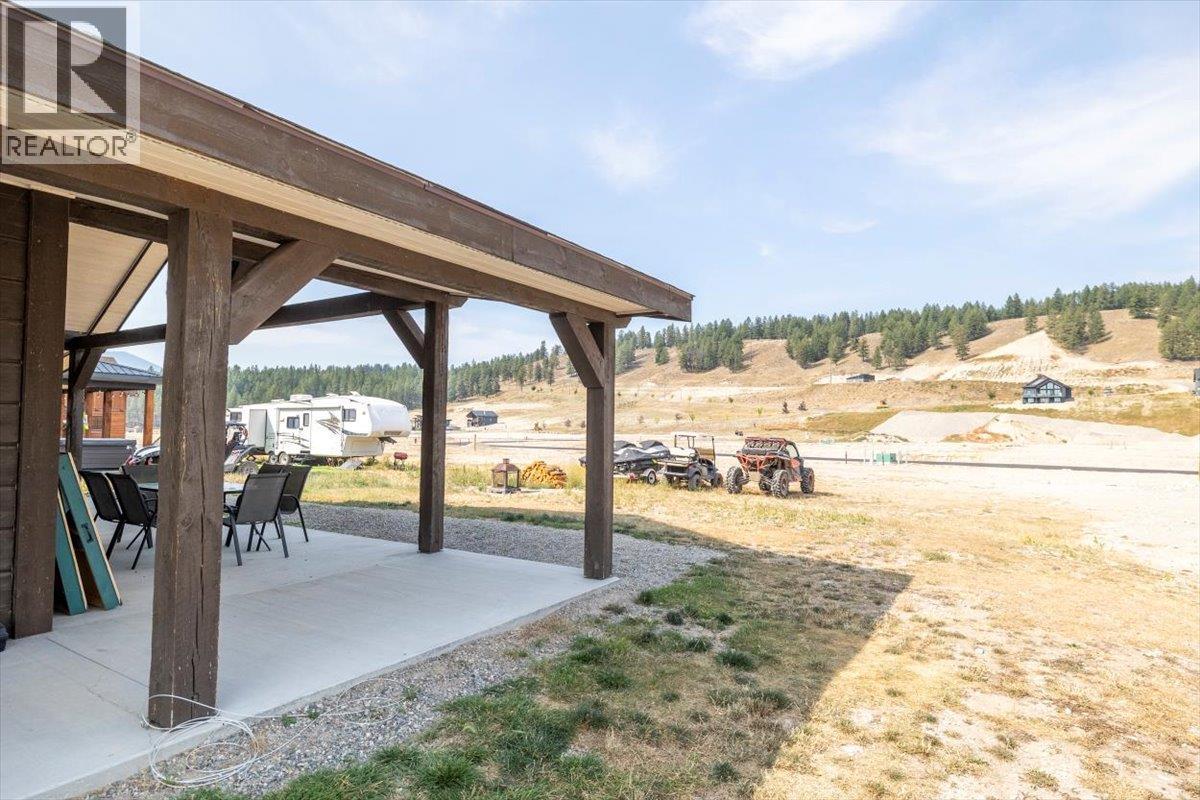 1705 Koocanusa Lake Drive, Lake Koocanusa, BC - Outdoor