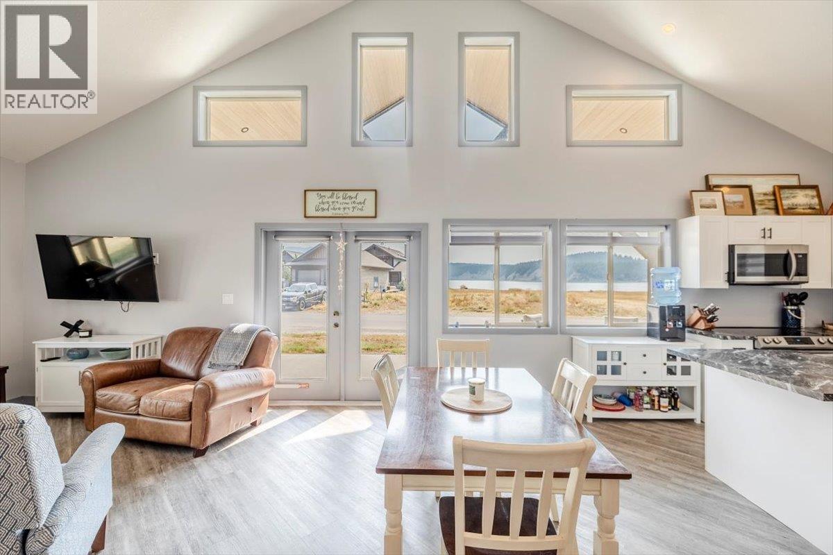 1705 Koocanusa Lake Drive, Lake Koocanusa, BC - Indoor