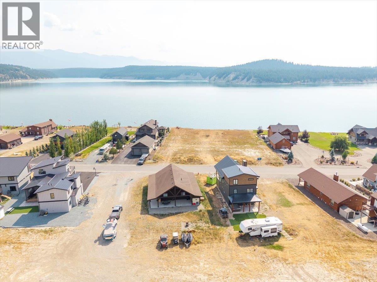 1705 Koocanusa Lake Drive, Lake Koocanusa, BC - Outdoor With Body Of Water With View