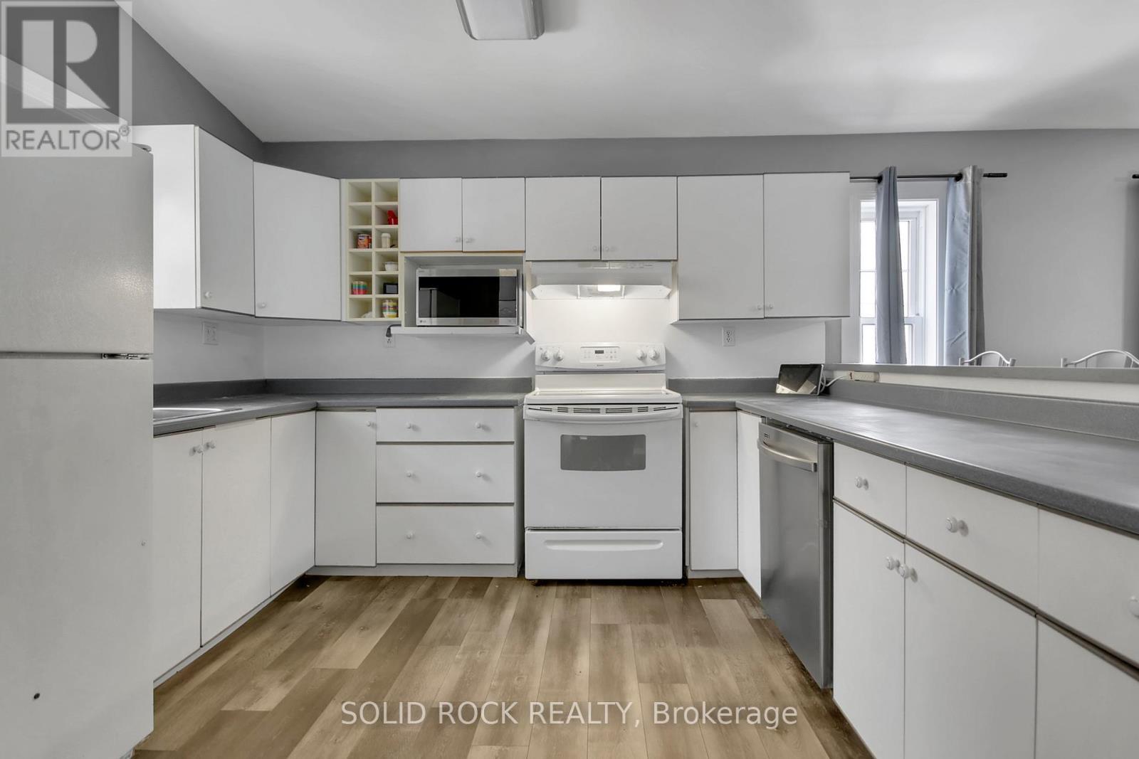 2855A Highway 132 Road, Admaston/Bromley, ON - Indoor Photo Showing Kitchen