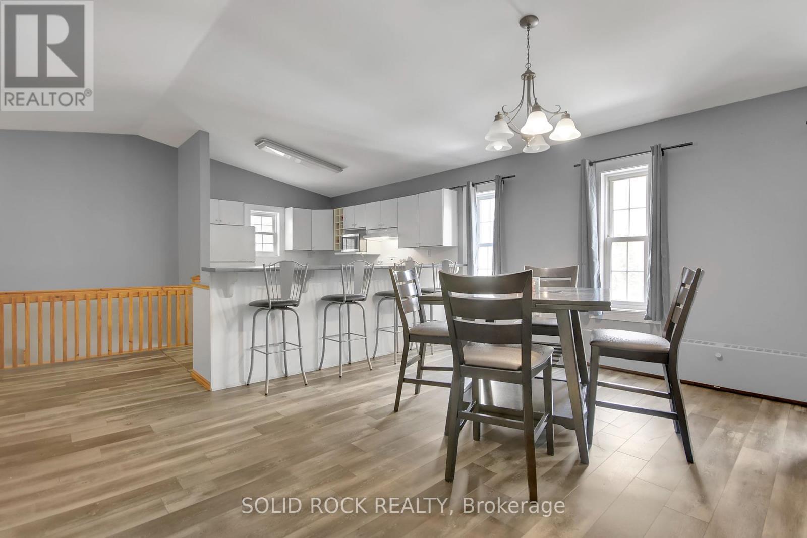 2855A Highway 132 Road, Admaston/Bromley, ON - Indoor Photo Showing Dining Room