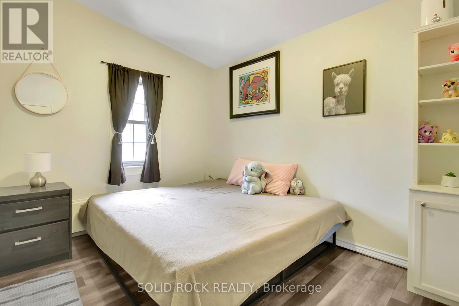 2855A Highway 132 Road, Admaston/Bromley, ON - Indoor Photo Showing Bedroom