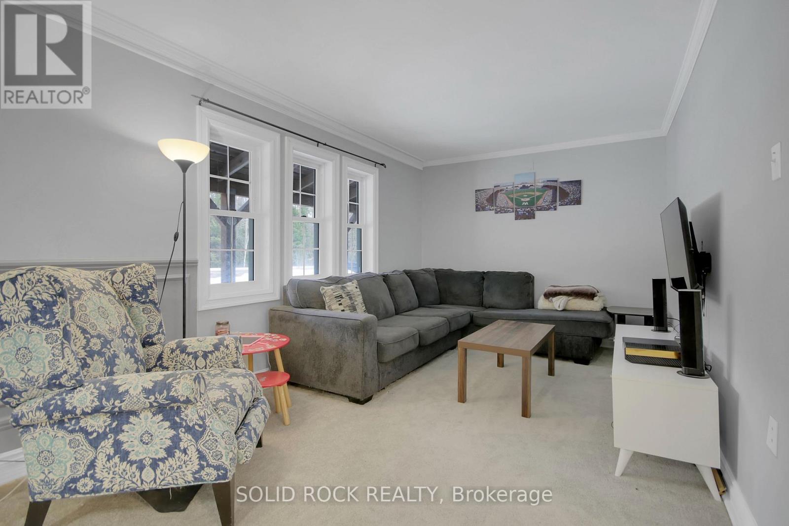 2855A Highway 132 Road, Admaston/Bromley, ON - Indoor Photo Showing Living Room