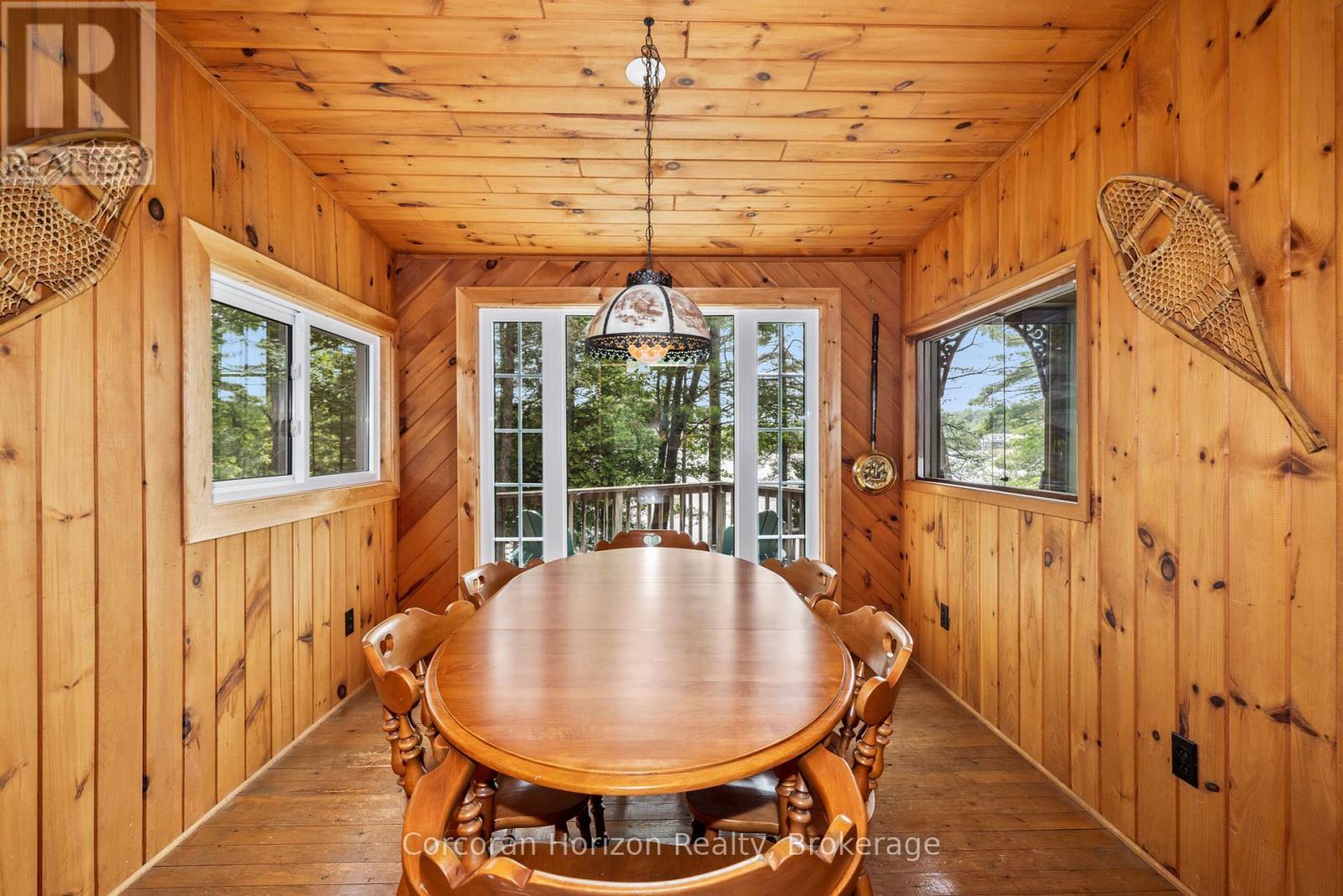 162 Winding Way, Georgian Bay (Baxter), ON - Indoor Photo Showing Dining Room
