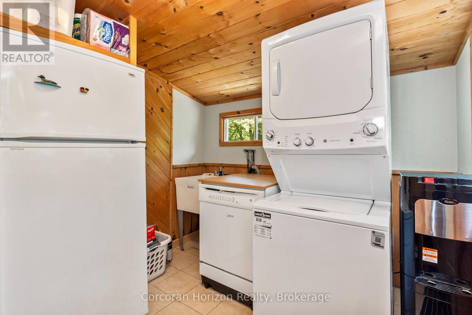 162 Winding Way, Georgian Bay (Baxter), ON - Indoor Photo Showing Laundry Room
