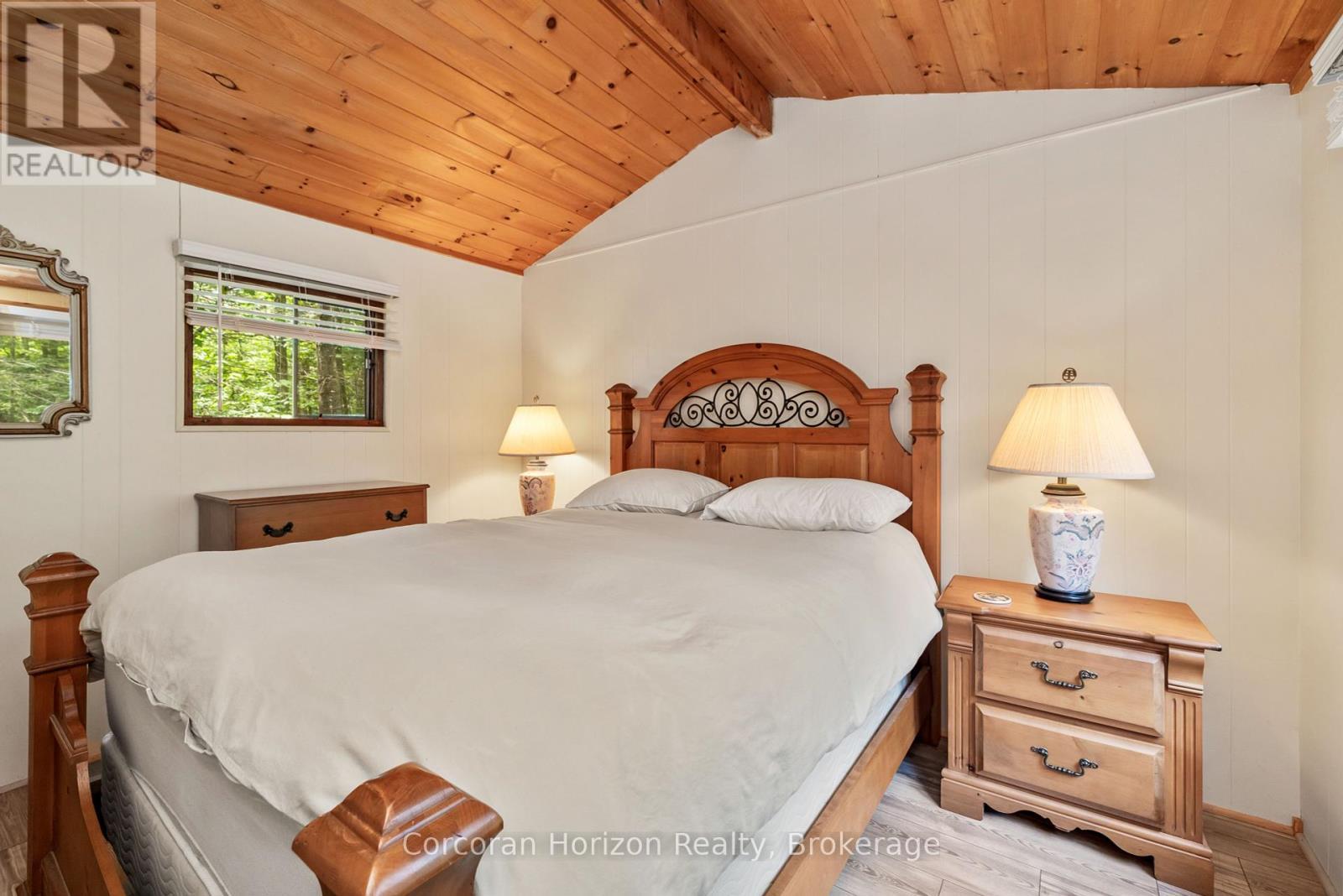 162 Winding Way, Georgian Bay (Baxter), ON - Indoor Photo Showing Bedroom