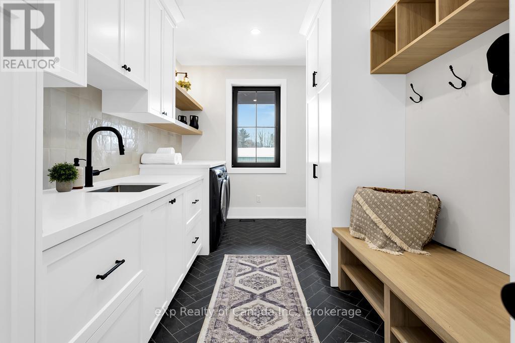 33 August Crescent, Norwich, ON - Indoor Photo Showing Kitchen