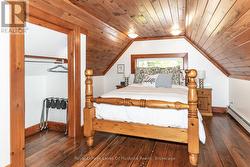 suite above garage -