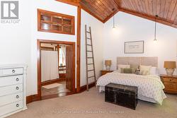 vaulted ceilings in primary -