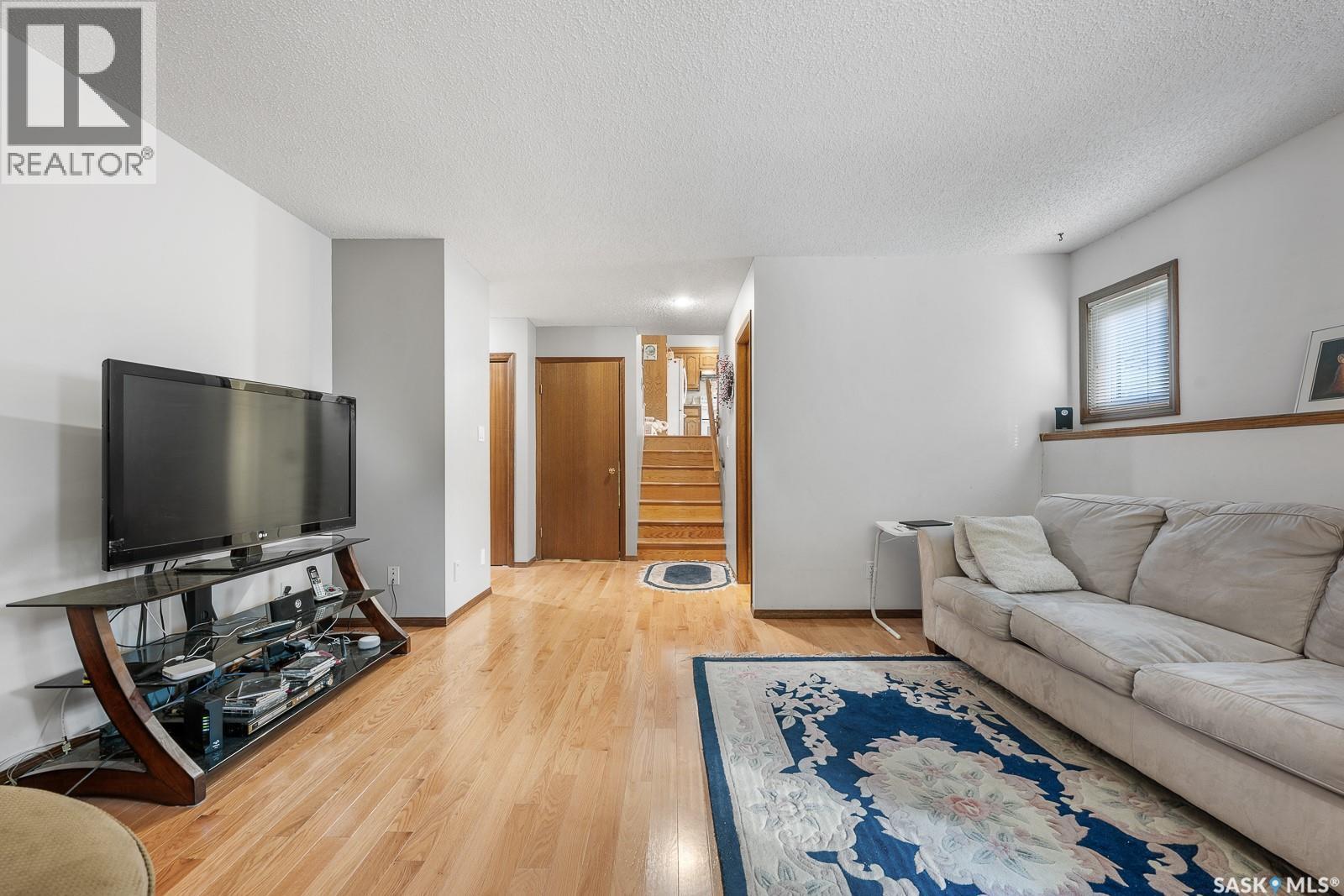 3506 Edinburgh Drive, Regina, SK - Indoor Photo Showing Living Room