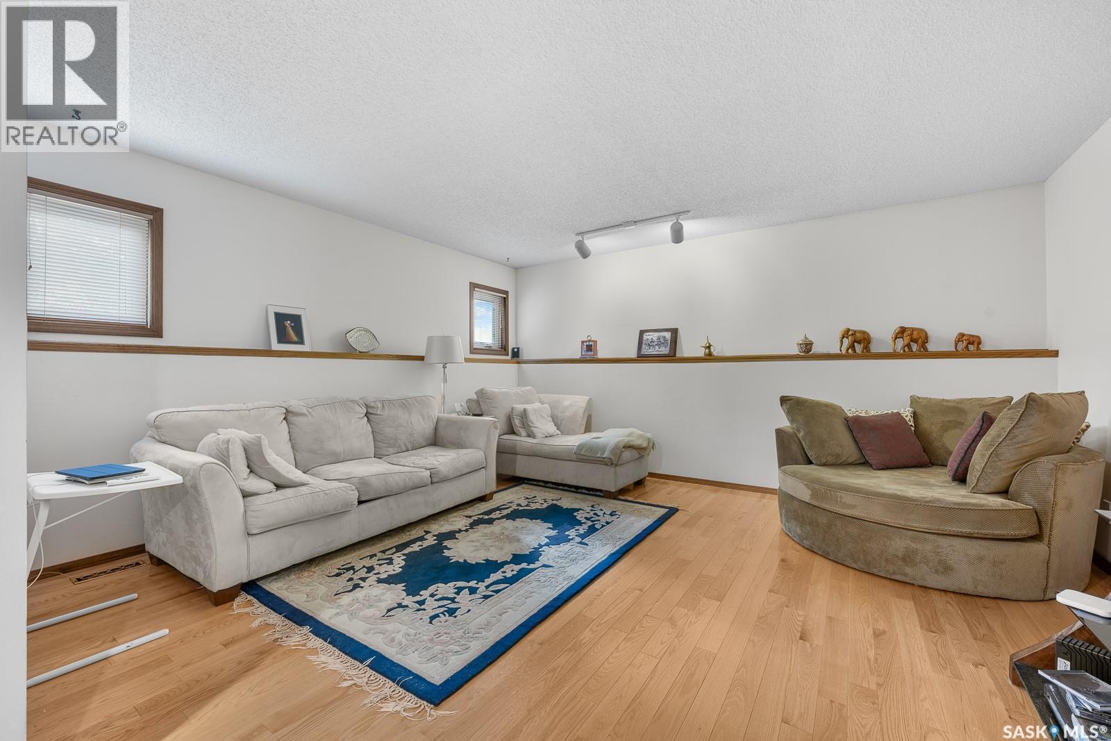 3506 Edinburgh Drive, Regina, SK - Indoor Photo Showing Living Room