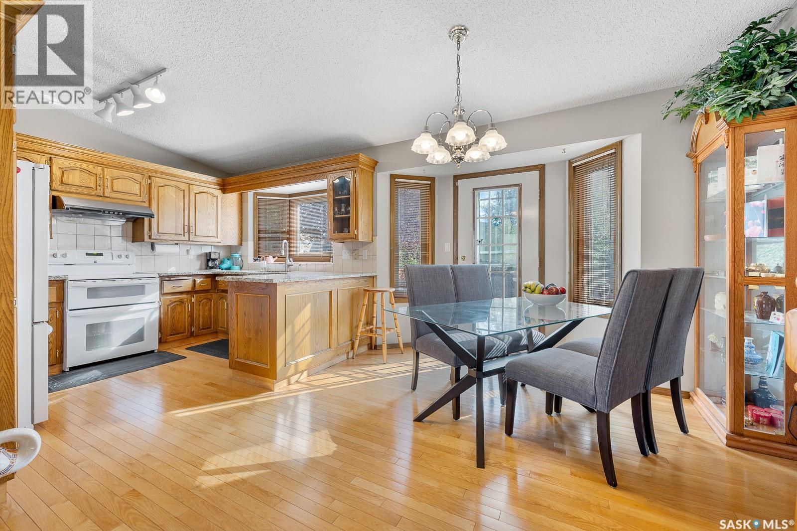 3506 Edinburgh Drive, Regina, SK - Indoor Photo Showing Dining Room