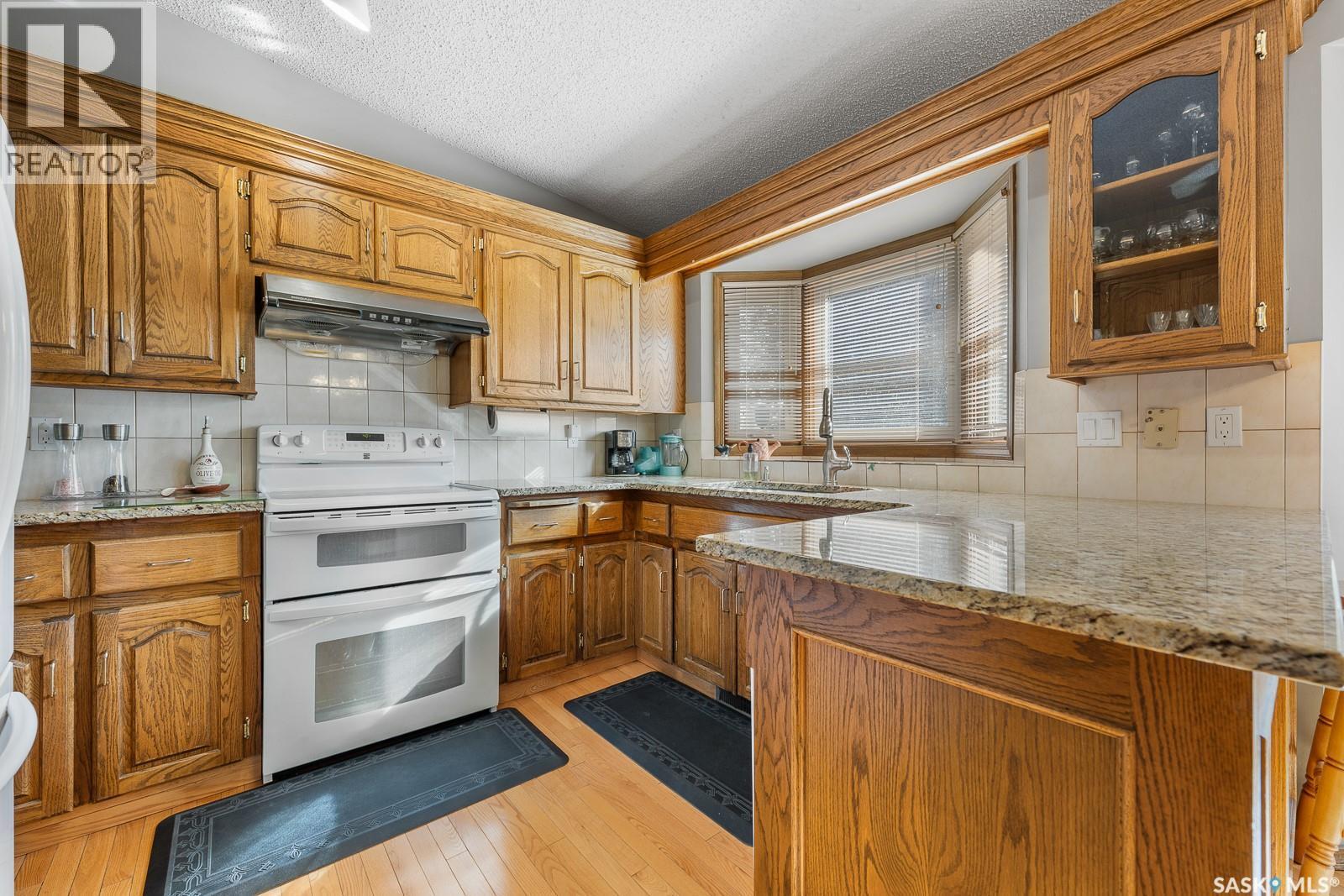 3506 Edinburgh Drive, Regina, SK - Indoor Photo Showing Kitchen