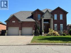 1746 RANKIN Windsor, ON N9B 3W3