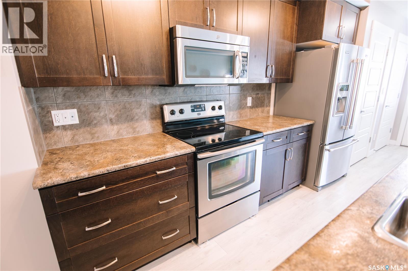 2842 Elgaard Drive, Regina, SK - Indoor Photo Showing Kitchen
