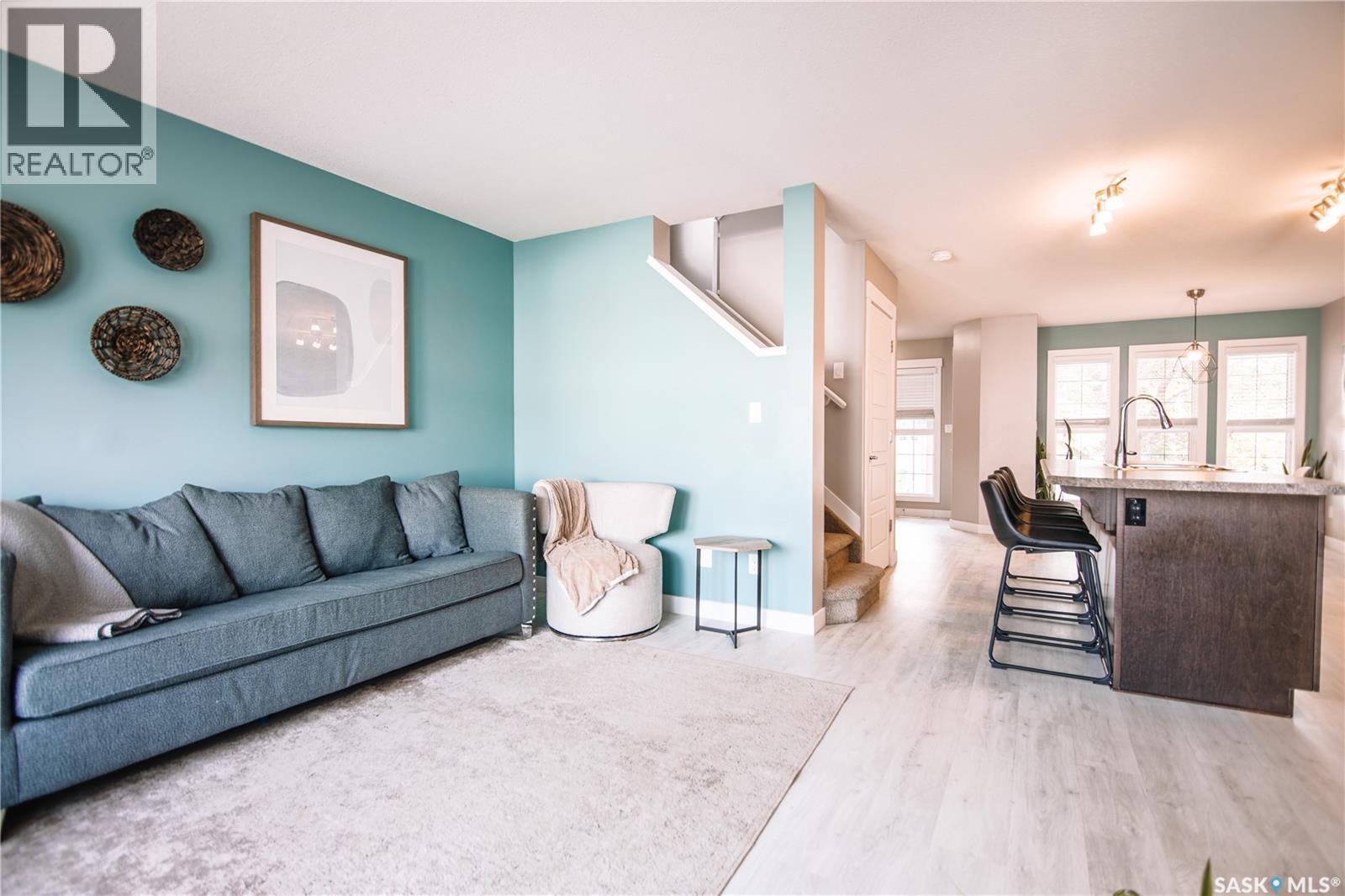 2842 Elgaard Drive, Regina, SK - Indoor Photo Showing Living Room