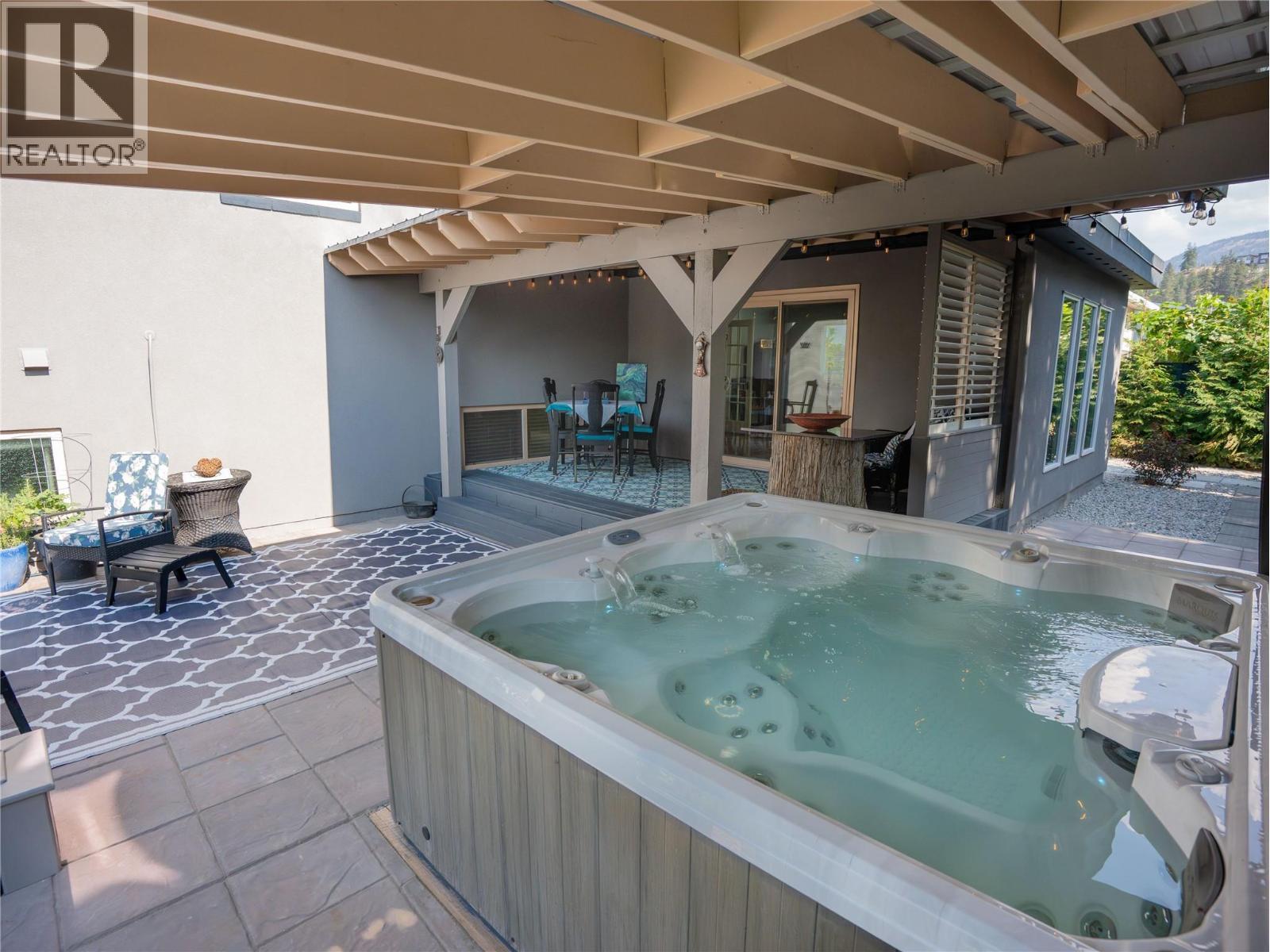 Hot Tub - 1618 Duncan Ave E Avenue, Penticton, BC - With Exterior