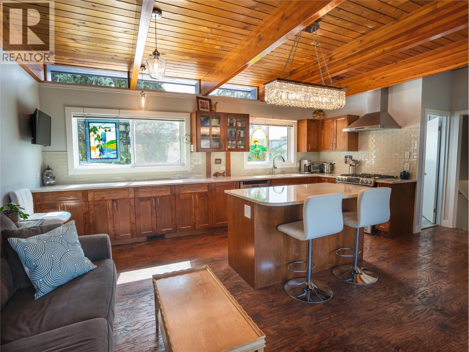 Kitchen - 1618 Duncan Ave E Avenue, Penticton, BC - Indoor