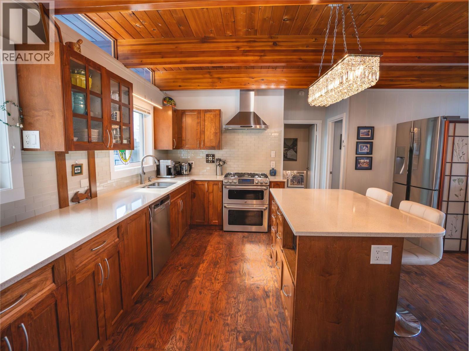 Kitchen - 1618 Duncan Ave E Avenue, Penticton, BC - Indoor Photo Showing Kitchen