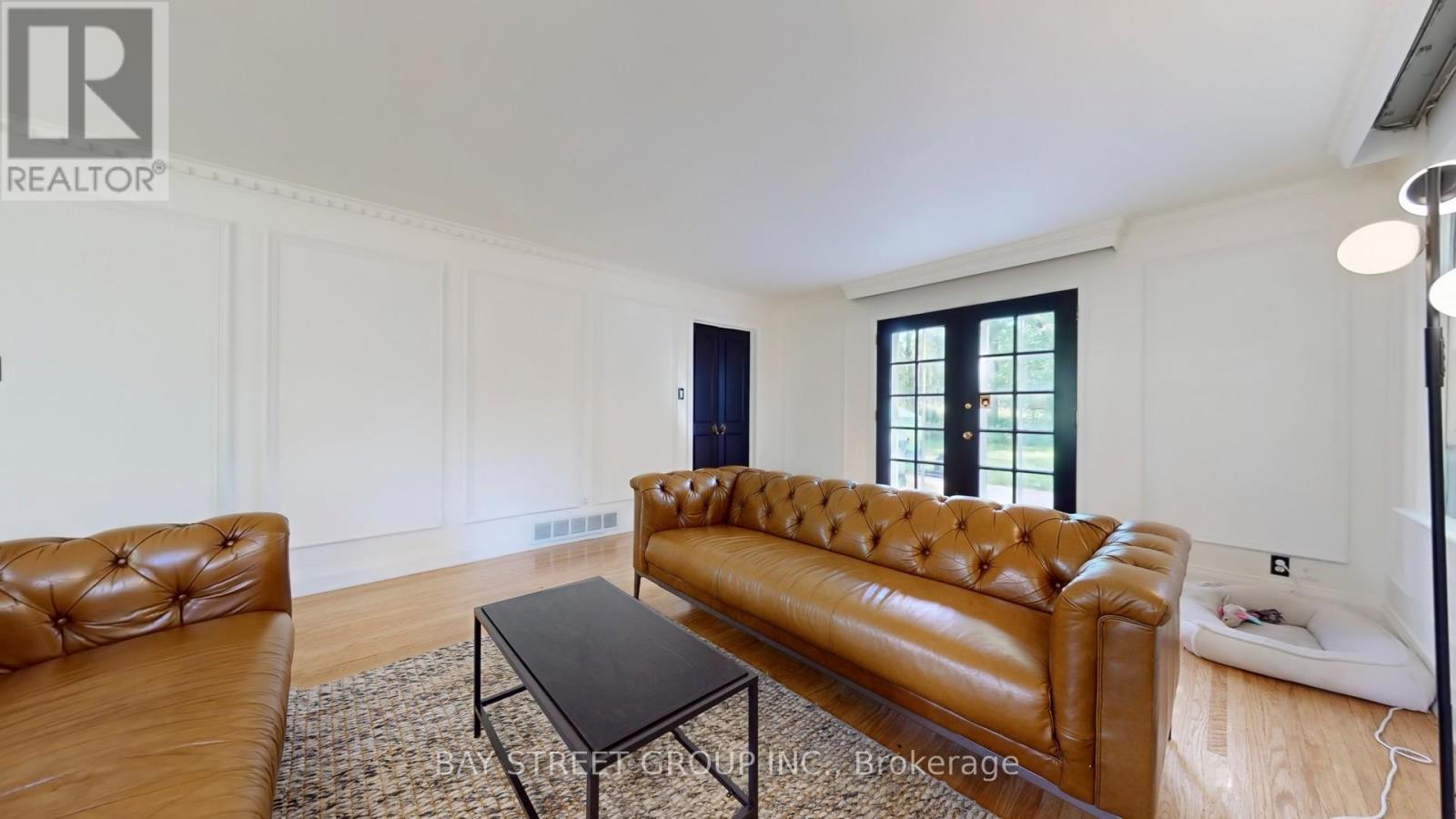 178 Breezy Pines Drive, Mississauga, ON - Indoor Photo Showing Living Room