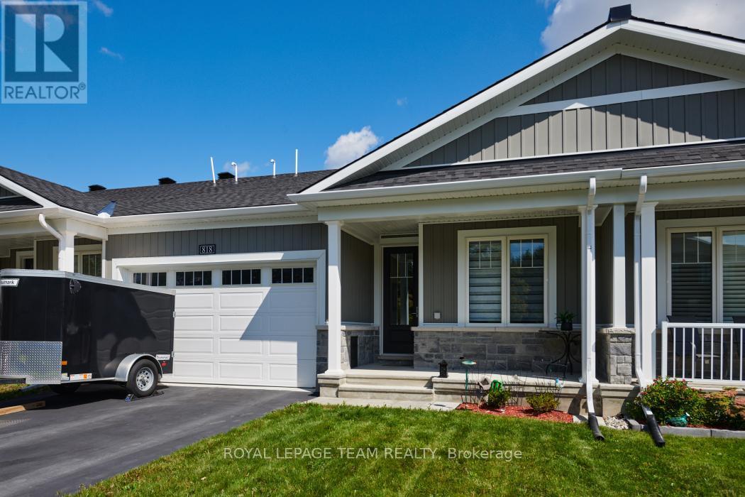 818 Companion Crescent, Ottawa, ON - Outdoor With Facade