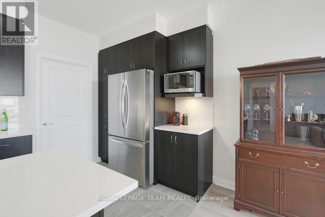 818 Companion Crescent, Ottawa, ON - Indoor Photo Showing Kitchen