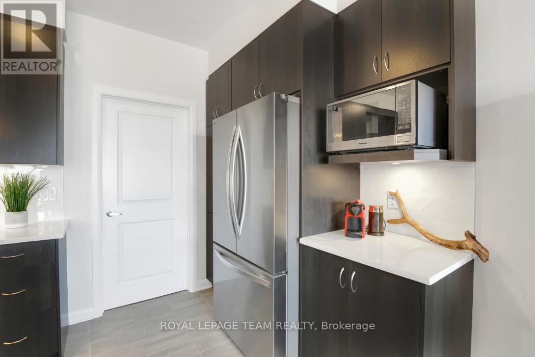 818 Companion Crescent, Ottawa, ON - Indoor Photo Showing Kitchen