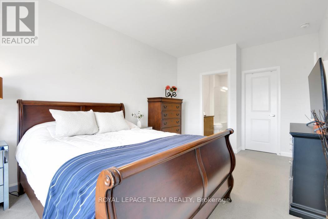 818 Companion Crescent, Ottawa, ON - Indoor Photo Showing Bedroom