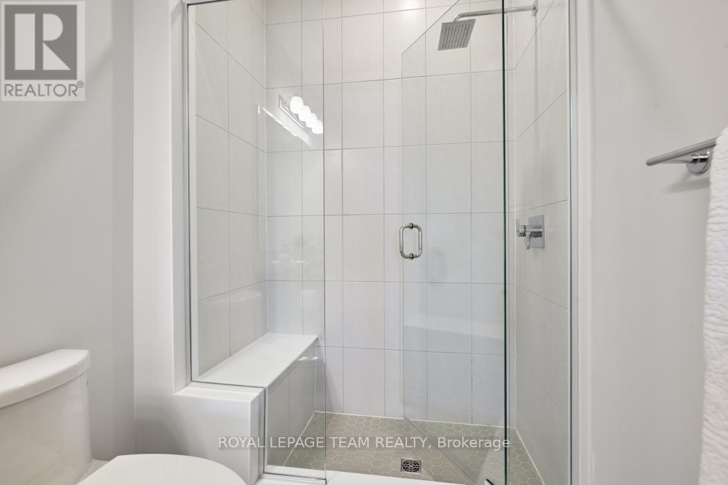 818 Companion Crescent, Ottawa, ON - Indoor Photo Showing Bathroom