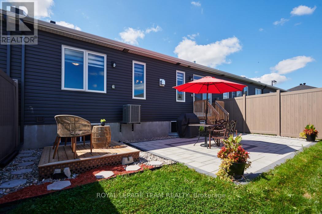 818 Companion Crescent, Ottawa, ON - Outdoor With Deck Patio Veranda