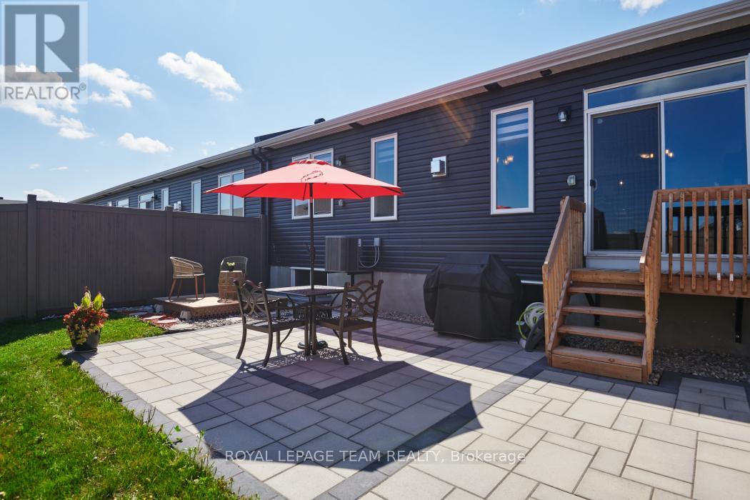 818 Companion Crescent, Ottawa, ON - Outdoor With Deck Patio Veranda