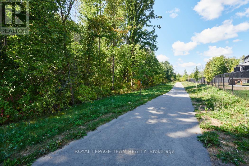 818 Companion Crescent, Ottawa, ON - Outdoor