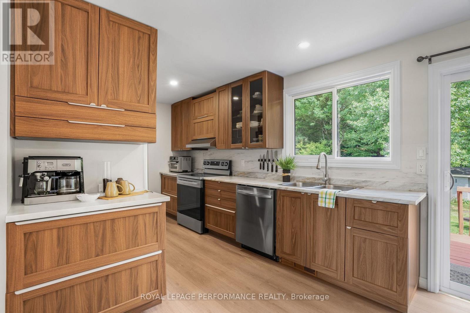 751 Pattee Road, Champlain, ON - Indoor Photo Showing Kitchen With Double Sink
