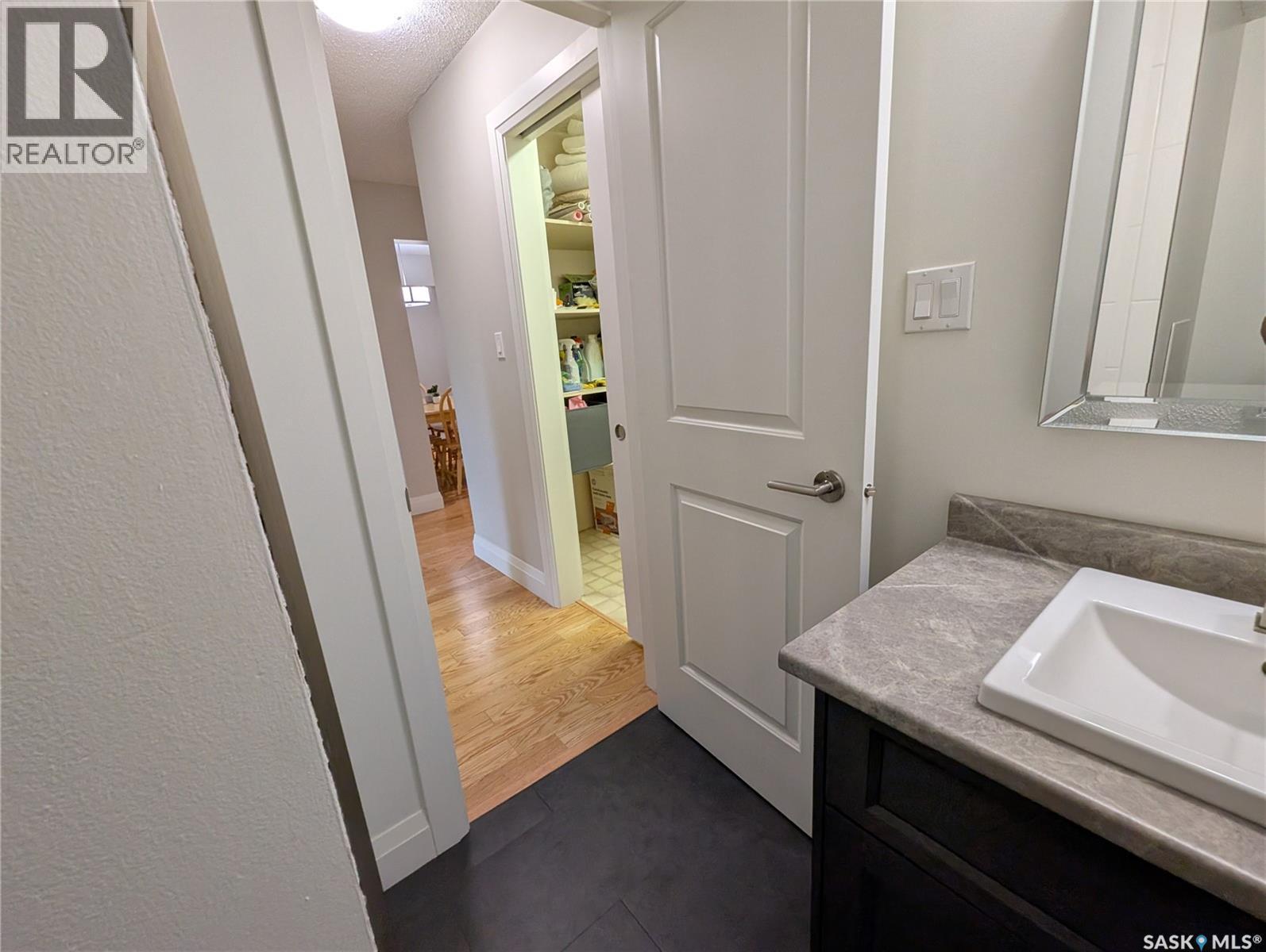 204 921 Main Street, Saskatoon, SK - Indoor