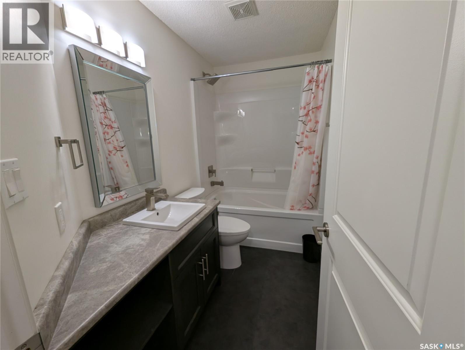 204 921 Main Street, Saskatoon, SK - Indoor Photo Showing Bathroom