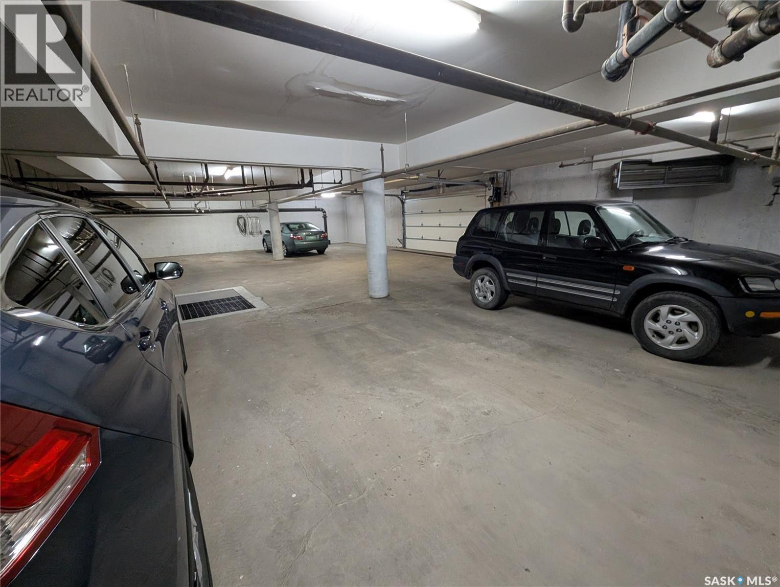 204 921 Main Street, Saskatoon, SK - Indoor Photo Showing Garage