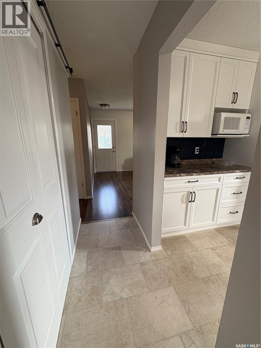 302 Pitt Street, Rocanville, SK - Indoor