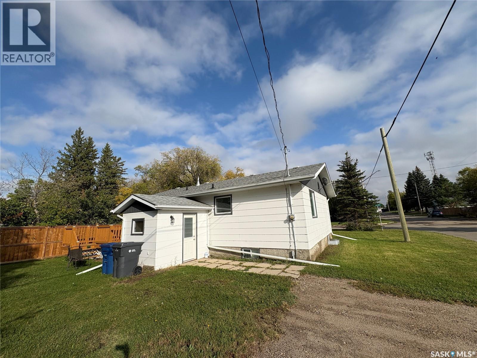 302 Pitt Street, Rocanville, SK - Outdoor
