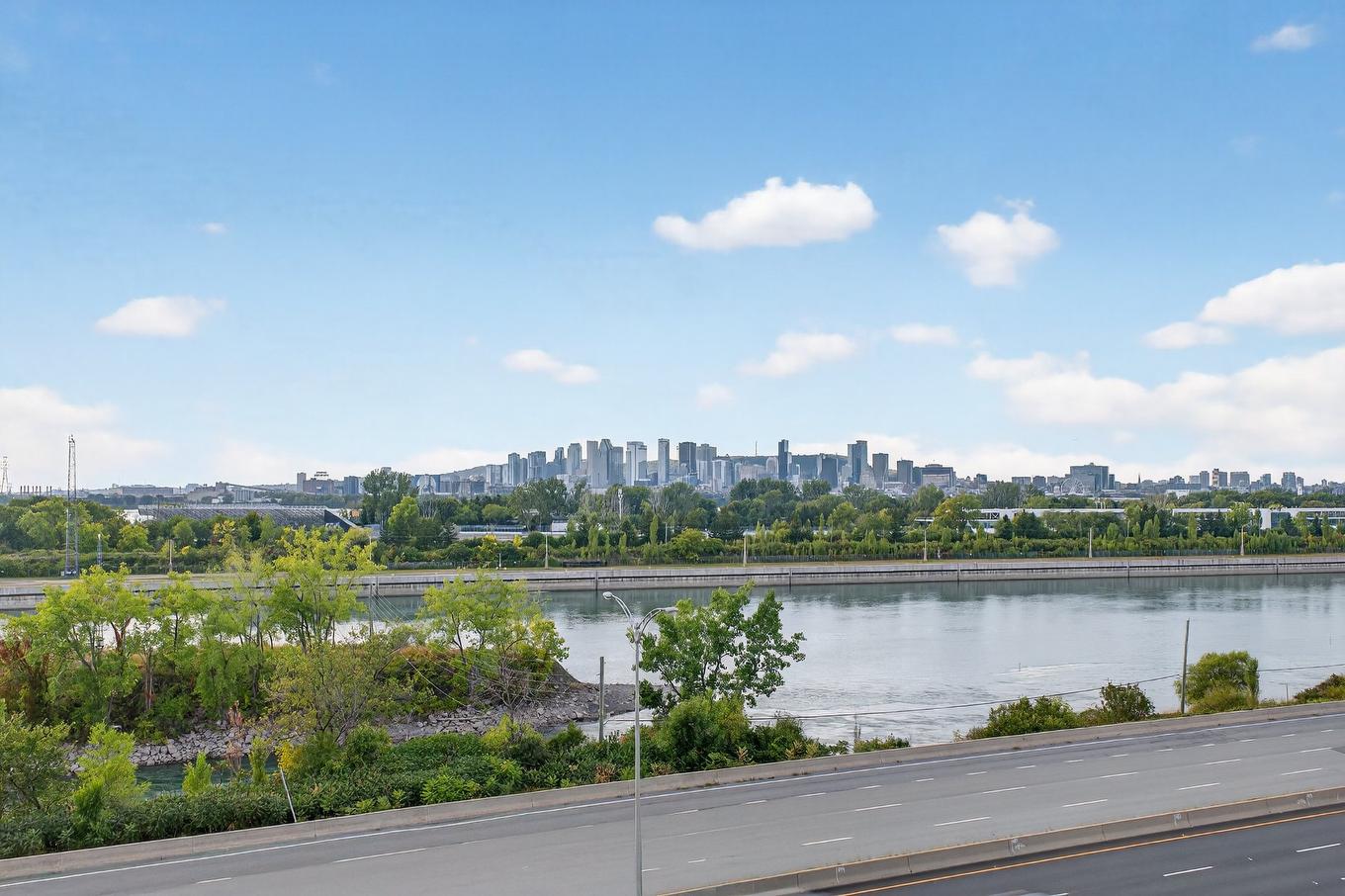 Photo aérienne - 703-231 Rue Riverside, Saint-Lambert, QC - Outdoor With Body Of Water With View