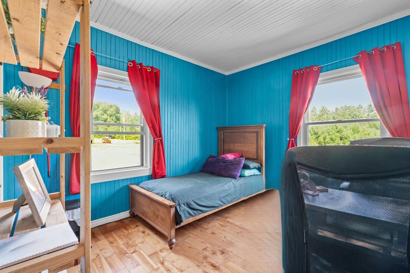 Bedroom - 101 Ch. Welden, Grenville-Sur-La-Rouge, QC - Indoor Photo Showing Bedroom