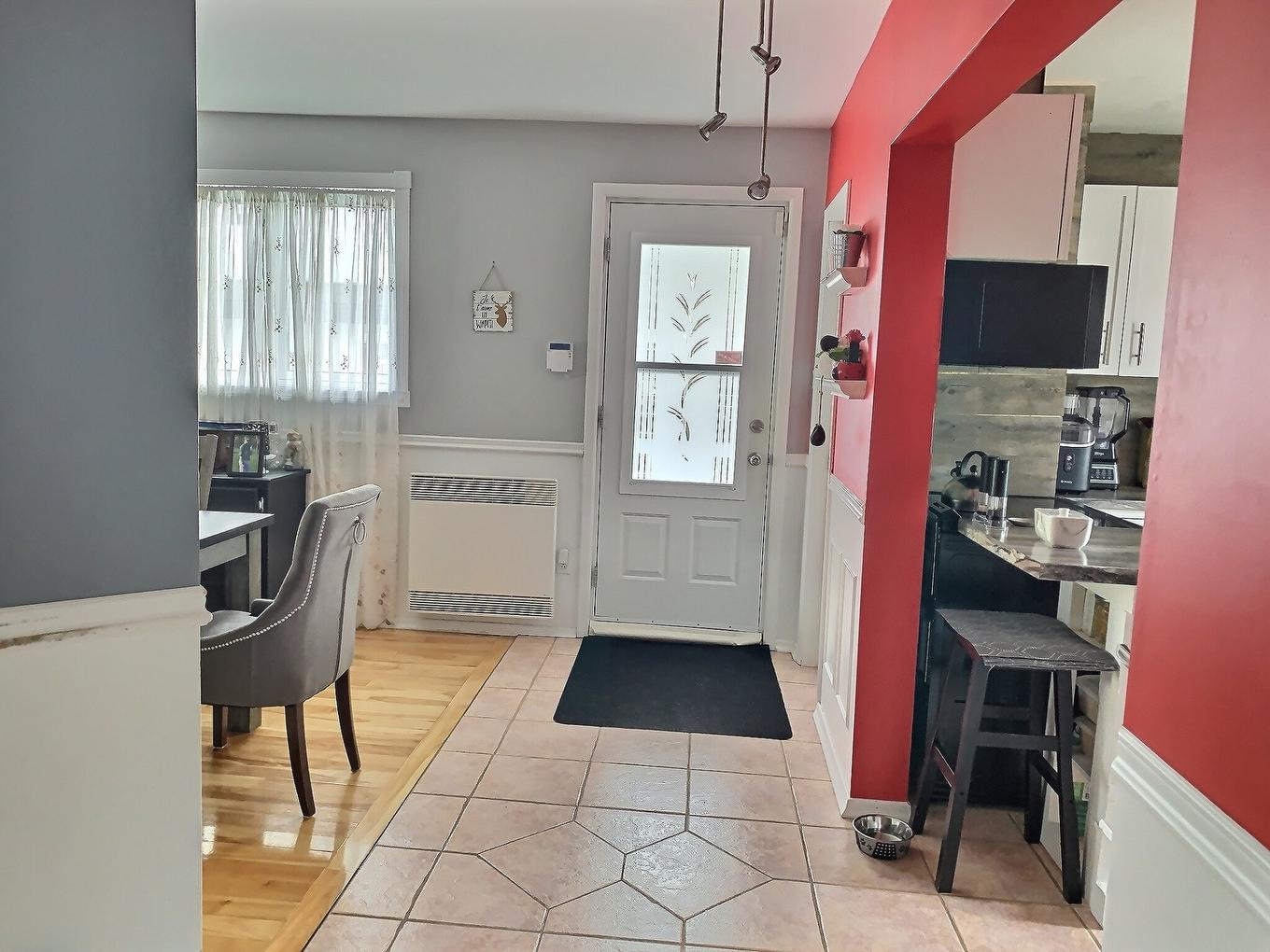 Hall - 92 Rue Monseigneur-Rhéaume E., Rouyn-Noranda, QC - Indoor