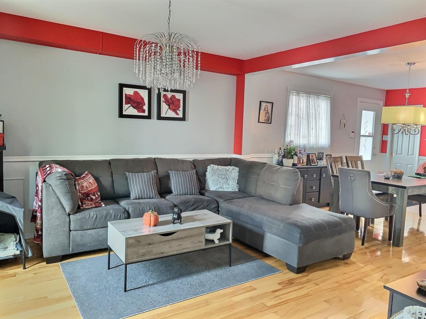Living room - 92 Rue Monseigneur-Rhéaume E., Rouyn-Noranda, QC - Indoor Photo Showing Living Room