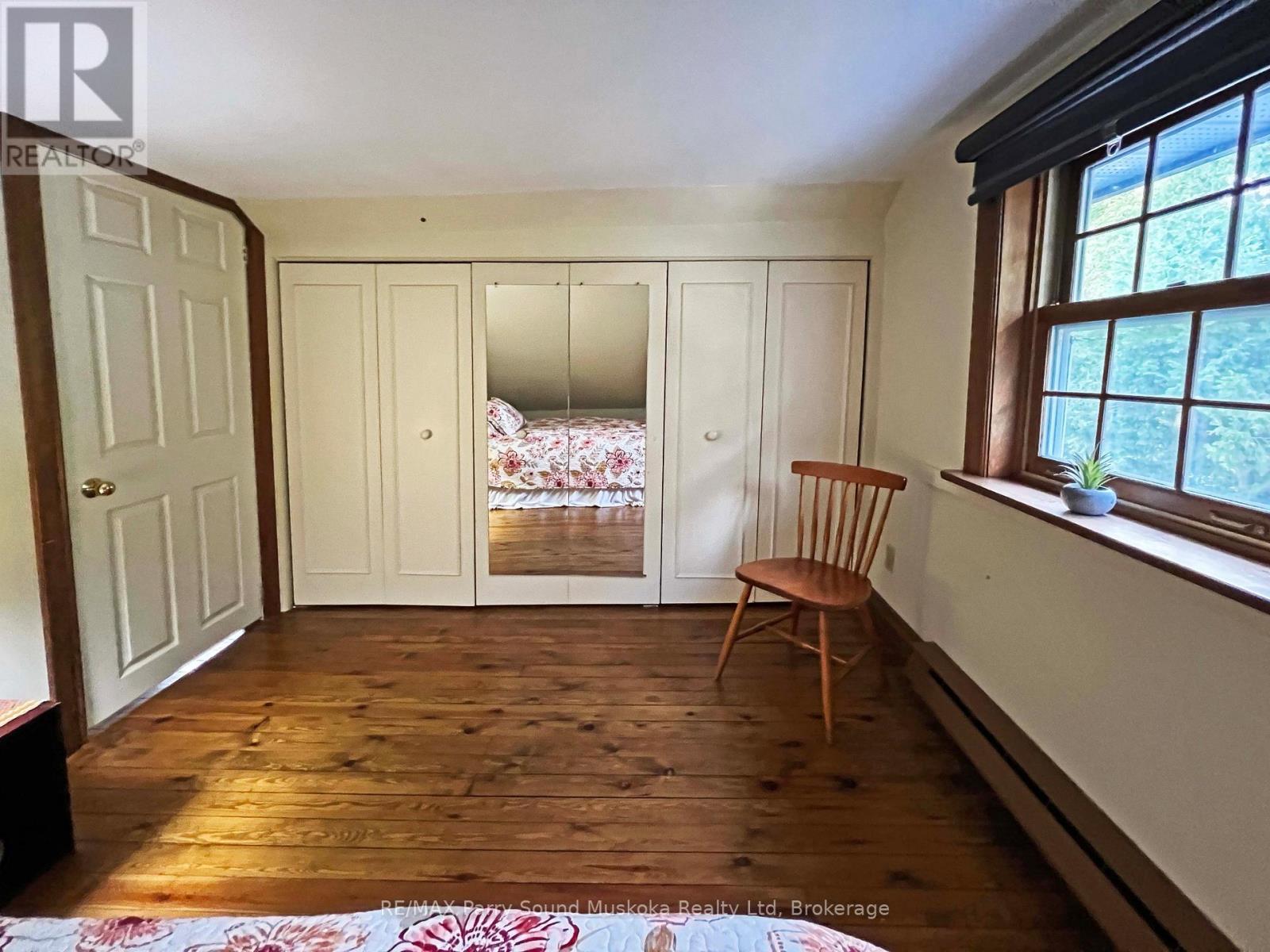 More quality built-ins - 159 Boundary Spur Road, Whitestone (Dunchurch), ON - Indoor