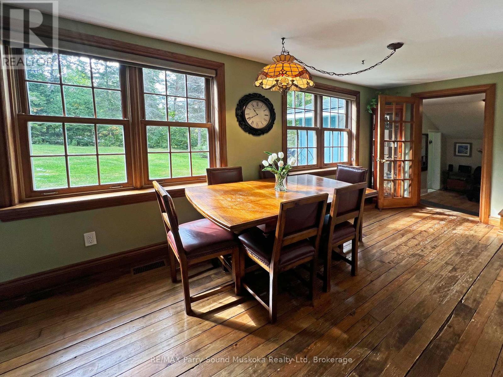 Dining area, great for entertaining - 159 Boundary Spur Road, Whitestone (Dunchurch), ON - Indoor Photo Showing Dining Room