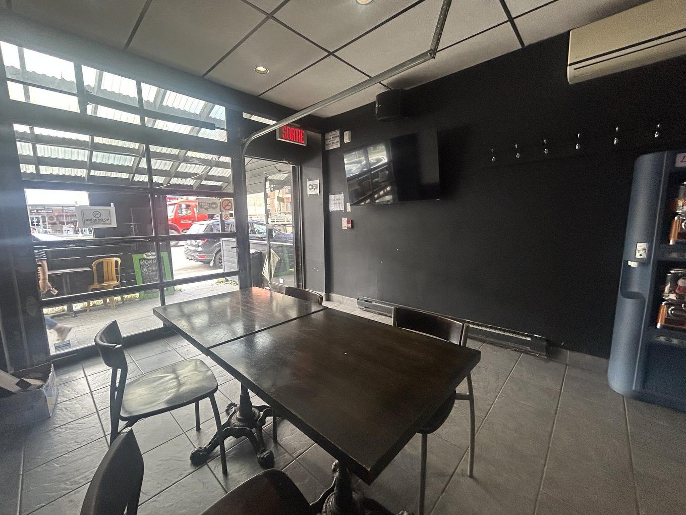 Commerce - 6280 Av. Somerled, Montréal (Côte-Des-Neiges/Notre-Dame-De-Grâce), QC