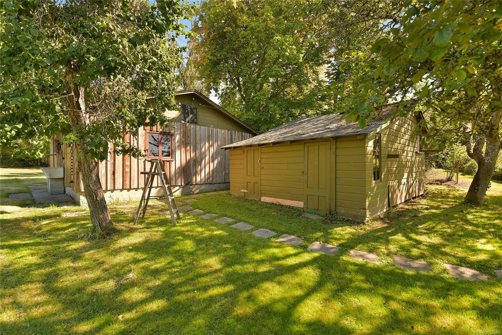 2173 Tryon Rd, North Saanich, BC