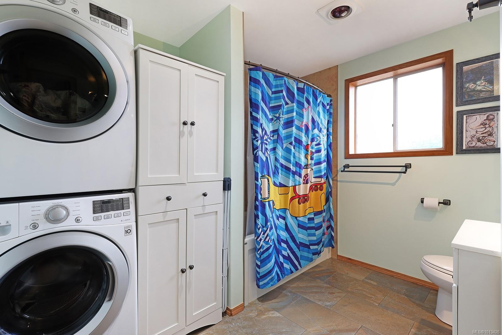 5629 1St St, Union Bay, BC